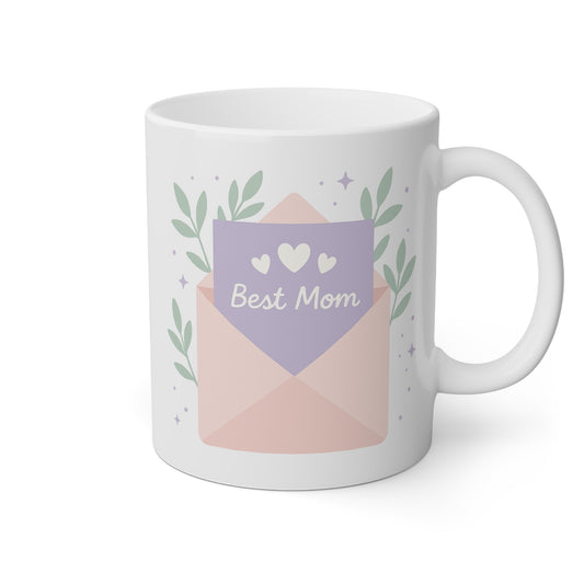 Taza blanca con una carta y la frase Best Mom