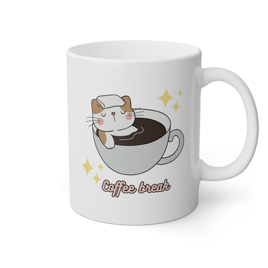 Taza blanca con un gatito en una taza y la frase coffee break