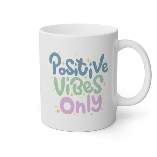 Taza blanca con la frase positive vibes only